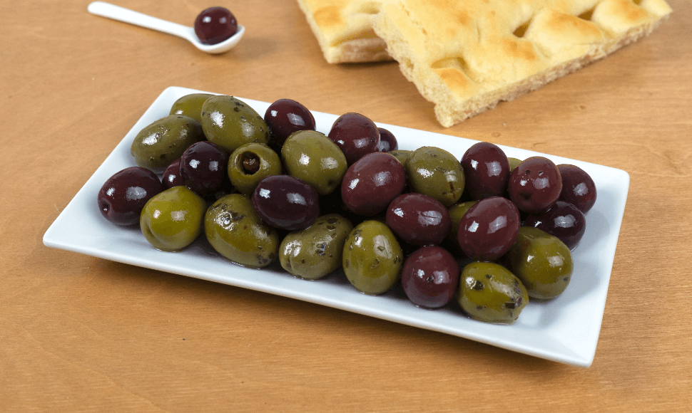 Cocktail di olive condite in olio