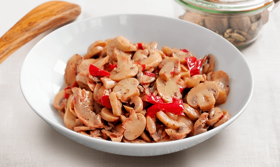 Funghi champ. alla contadina tagliati in olio