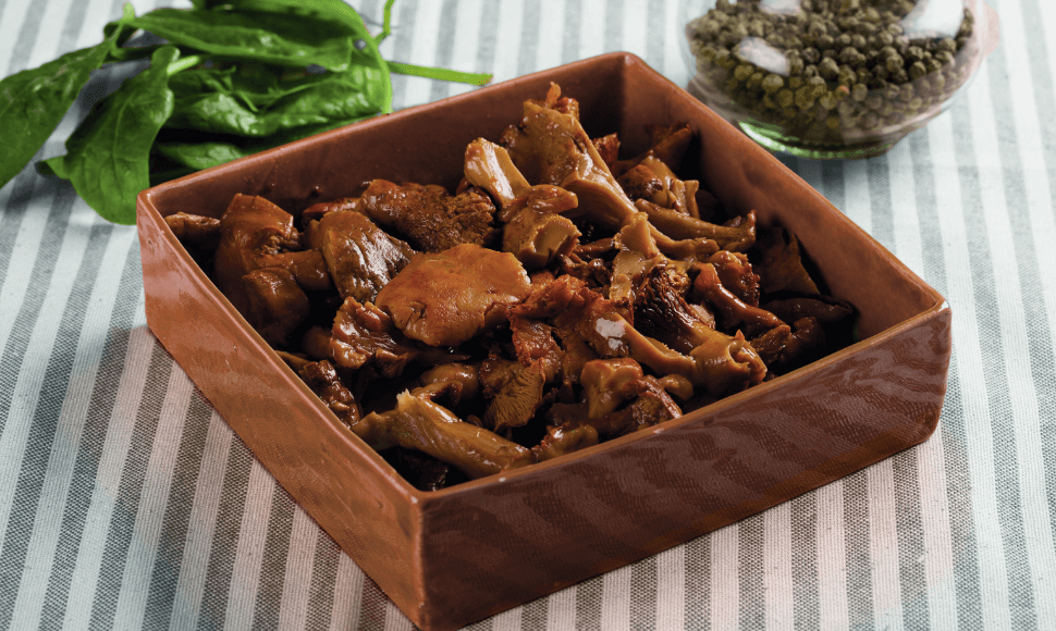 Funghi finferli al naturale