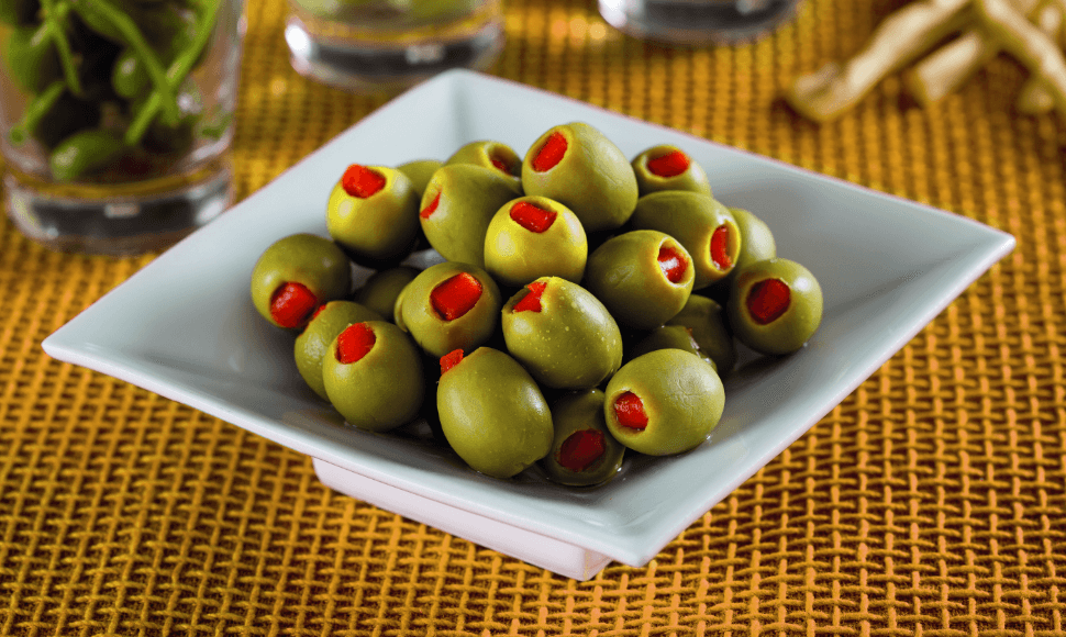 Olive verdi grosse farcite al peperone in olio